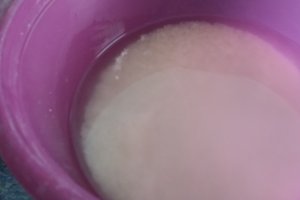 Orez simplu si délicios gatit in vas Tupperware