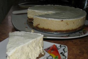 Tort de branza si iaurt cu vanilie