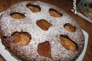 Tort de ciocolata si pere, fara faina