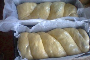 Cozonaci pufosi