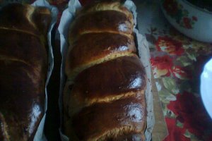 Cozonaci pufosi