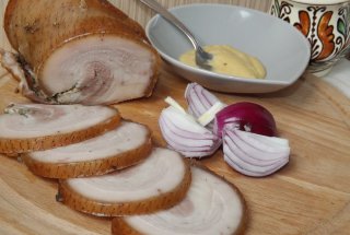 Rulada din piept de porc