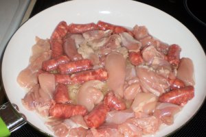 Budinca de pulpe dezosate,carnati si branza topita Delaco