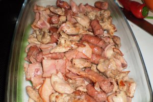 Budinca de pulpe dezosate,carnati si branza topita Delaco
