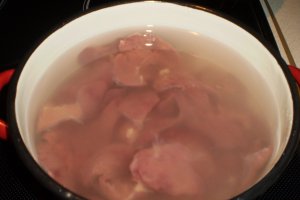 Ficat de pui cu cartofi,bacon si cascaval la cuptor