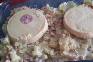 Gratin de cartofi cu branza Reblochon - Tartiflette