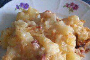 Gratin de cartofi cu branza Reblochon - Tartiflette
