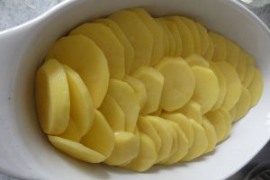 Cartofi gratinati cu kaiser
