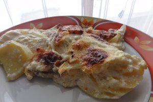 Cartofi gratinati cu kaiser
