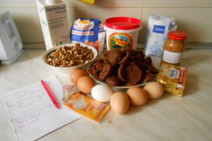 Prajitura cu gem si crema de nuca