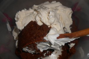 Prajitura cu gem si crema de nuca