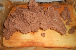 Prajitura cu gem si crema de nuca