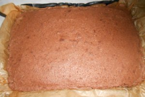 Prajitura cu gem si crema de nuca