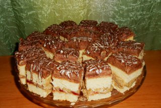 Prajitura cu gem si crema de nuca