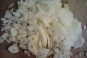 Spaghete cu sos Ragu si parmezan ras