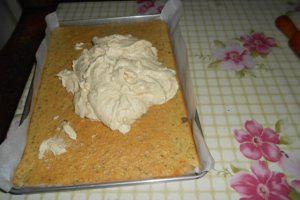Desert prajitura cu nuca si caramel