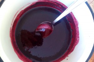 Chec cu sirop de mure si ciocolata