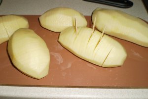 Cartofi copti cu bacon si cascaval