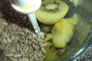 Briose de post cu fructe, seminte si cacao