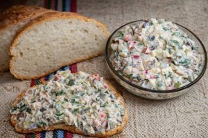 Salata de ciuperci cu maioneza si praz