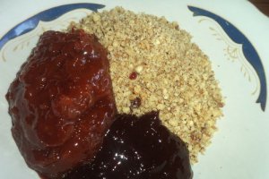 Cornulete cu dulceata si nuca