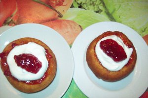 Reteta de preparare a papanasilor cu crema de branza