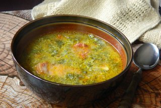 Ciorba de urzici cu costita afumata