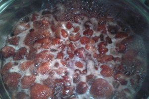 Tort cu capsune si busuioc