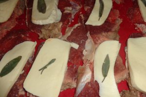 Saltimboca alla romana cu mozzarella