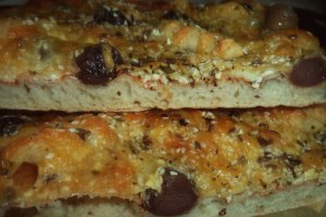 Pizza rapida pe aluat cumparat