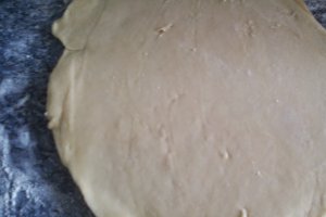 Pateuri cu aluat de saratele- Buns