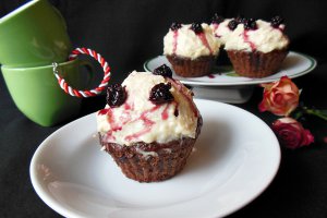 Briose cu ciocolata si crema mascarpone