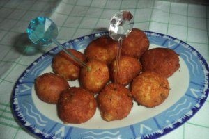 Bulete din cartofi, branza si cascaval cu marar