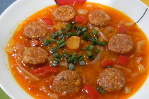 Supa deasa de varza cu chorizo