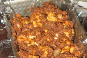 Salam de biscuiţi, reţetă cu ananas