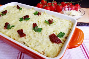 Gratin de cus-cus, cu carne tocata si legume