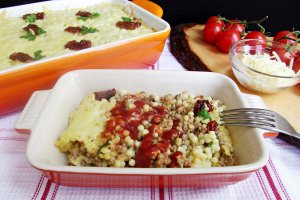 Gratin de cus-cus, cu carne tocata si legume