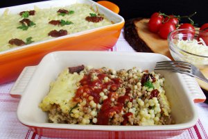 Gratin de cus-cus, cu carne tocata si legume