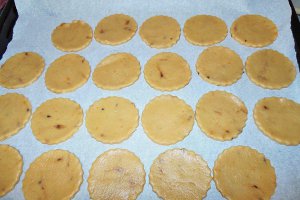 Biscuiti cu ness si crema de alune