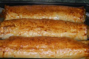 Strudel cu branza si visine
