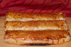 Strudel cu branza si visine