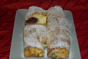 Strudel cu branza si visine