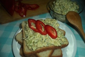 Salata de broccoli cu maioneza si marar