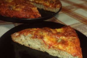 Pizza cu seminte si branzeturi