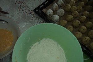 Chiftele fara carne la cuptor, cu sos de praz
