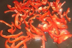 Garnitura de cartofi cu busuioc si soia prajita