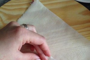Rulouri pentru micul dejun cu oua, bacon si carnat