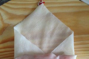 Rulouri pentru micul dejun cu oua, bacon si carnat