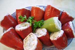 Ardei umpluti cu carne de curcan