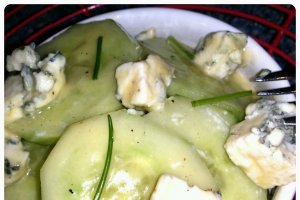 Salata de castravete cu branza Roquefort